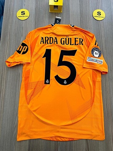Real Madrid 2024-2025 deplasman Arda Güler forması.
