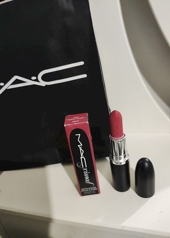 MAC Mat ruj