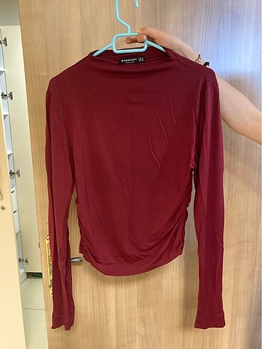 Stradivarius büzgülü viskoz bluz