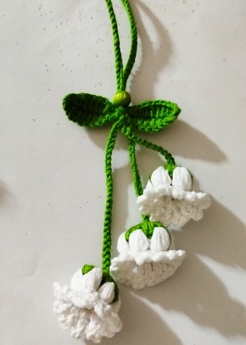 Beyaz Lily Sümbül Çiçekli Kadın Anahtarlık - Görsel 3