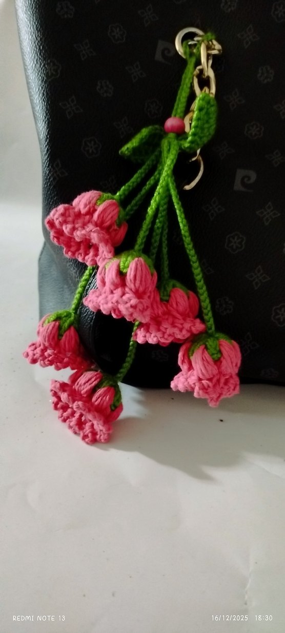 Pembe Lily Sümbül Çiçekli Anahtarlık - Görsel 2