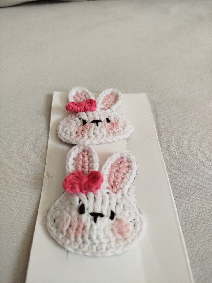 Kurdeleli Tavşan Örgü Çocuk Toka - Görsel 2