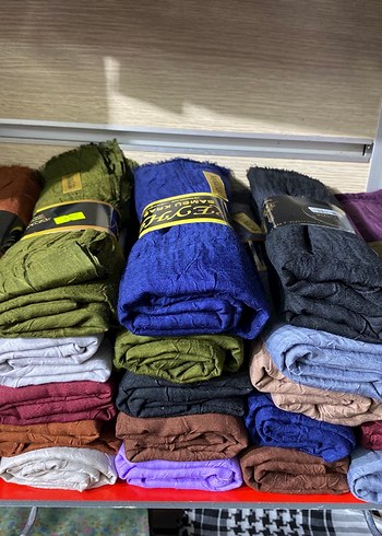 Mavi Fırfırlı Kadın Saten Şal - Görsel 2