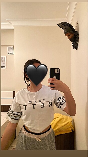 Beyaz desenli crop kazak