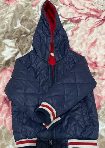 Koyu Mavi Kapüşonlu Erkek Çocuk Mont - Görsel 2