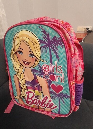  Beden Hakanin barbie ilkokul cantasi