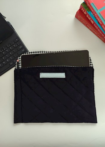 Kalem bölmeli tablet çantası