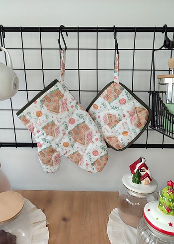 Yılbaşı evi desenli Mutfak Eldiveni Seti - Görsel 4