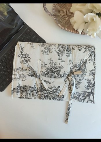  Beden Laptop/Tablet Kılıfı