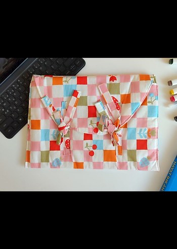  Beden Tablet/Laptop Kılıfı