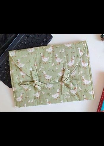  Beden Laptop/ Tablet Kılıfı