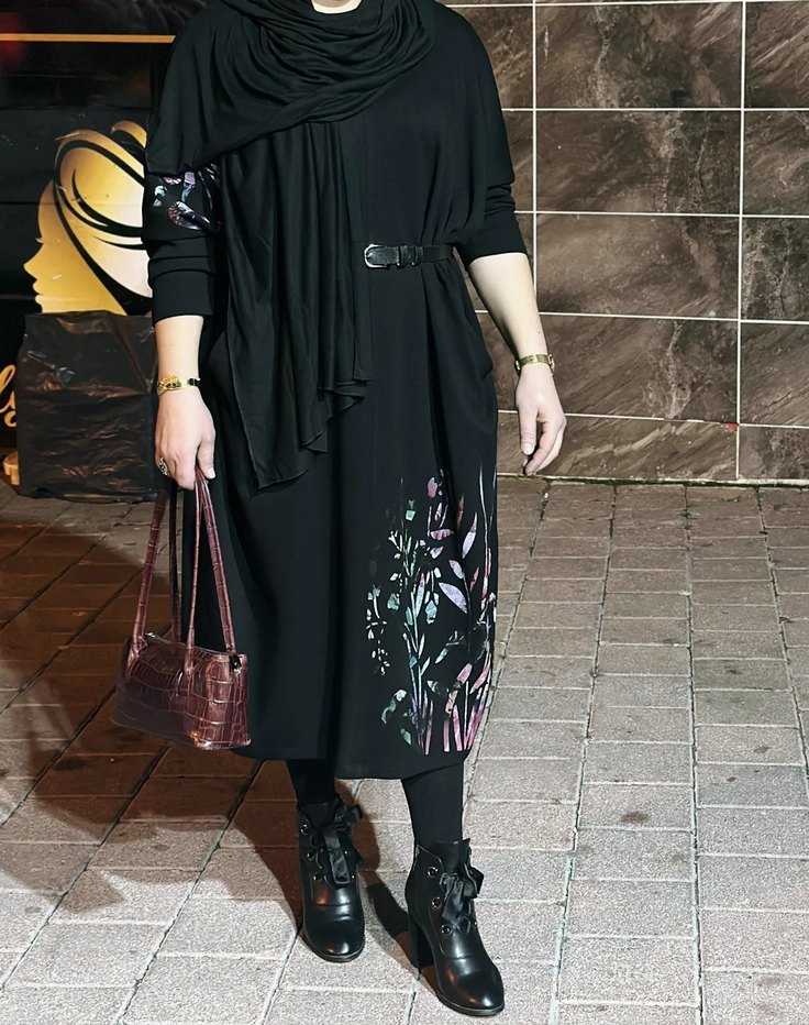 Desenli Siyah Deri Kemerli Uzun Elbise - Görsel 2