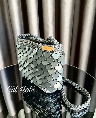 Bershka Pullu hasır siyah çanta
