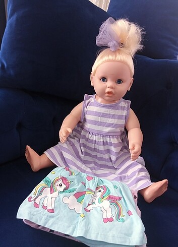  4 elbiseli 56 cm boyunda konuşan oyuncak kız bebek