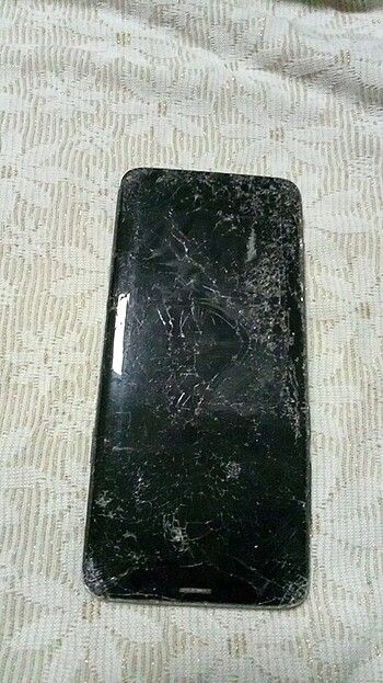 Bozuk telefon