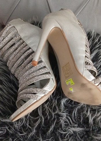 Gri vinnex Yılan Desenli Taşlı Topuklu Ayakkabı - Görsel 3