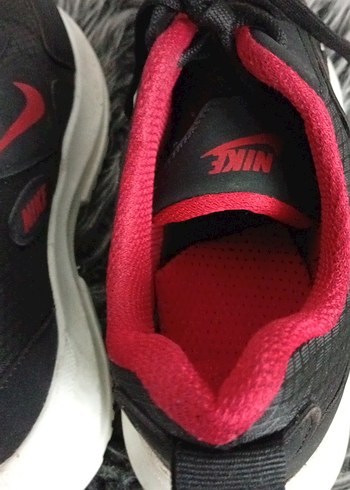 Nike Kırmızı Siyah Bağcıklı Spor Ayakkabı - Görsel 3