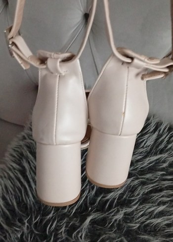 Klasik Beyaz Stiletto Topuklu Kadın Ayakkabı - Görsel 3