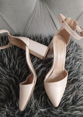 Klasik Beyaz Stiletto Topuklu Kadın Ayakkabı - Görsel 2