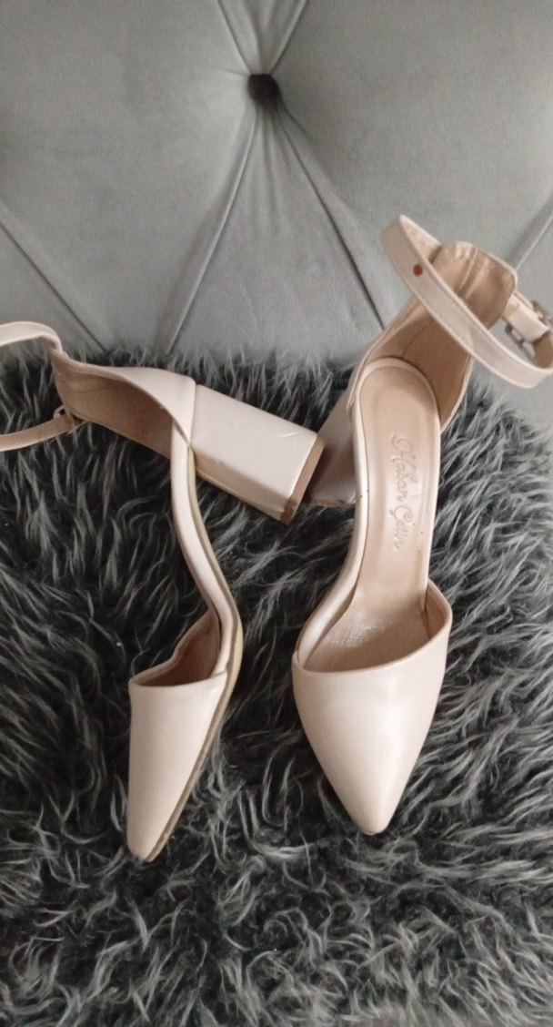 Klasik Beyaz Stiletto Topuklu Kadın Ayakkabı - Görsel 2