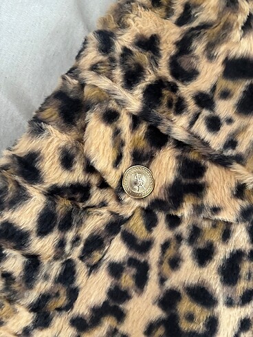 Yves Saint Laurent Leopard desenli kaban