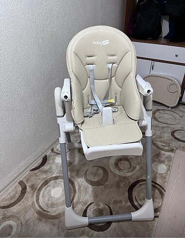  Beden Mama sandalyedı