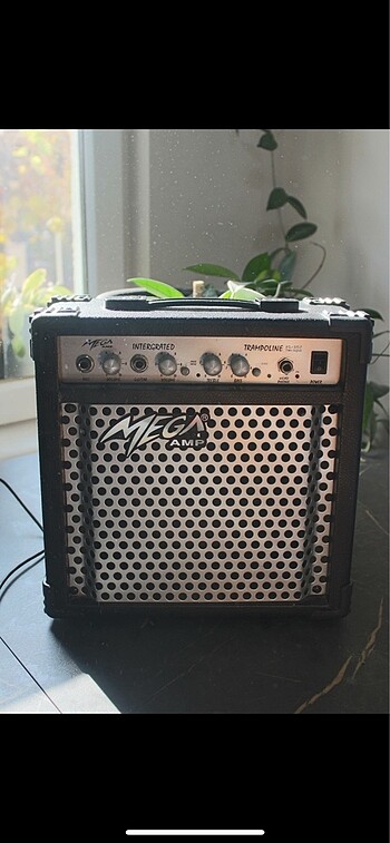MEGA AMP 15W