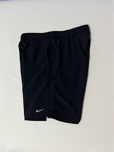 l Beden Nike antrenman şortu