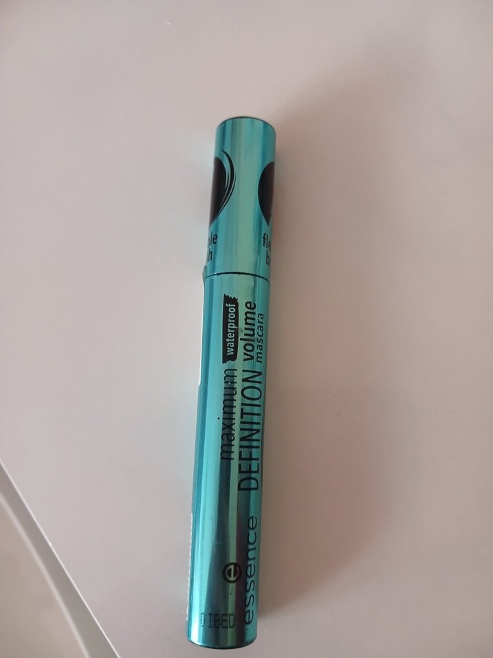 Essence Siyah Maskara - Görsel 2