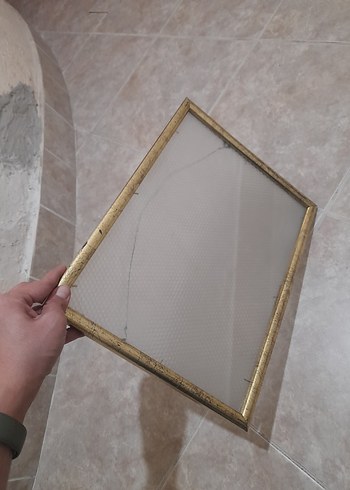 Parlak Altın Renkli Çerçeve