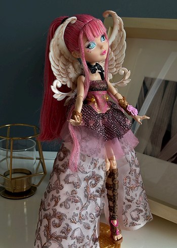 Beden Ever After High Thronecoming C.A. Cupid