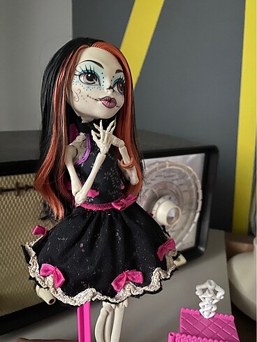  Beden Monster high Basic Skelita