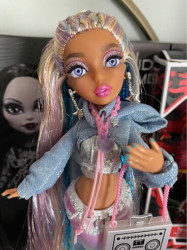 Monster High Mermaze Mermaidz Winter Waves Kishiko