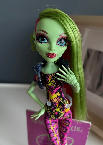 Beden Monster High Basic Venus McFlytrap