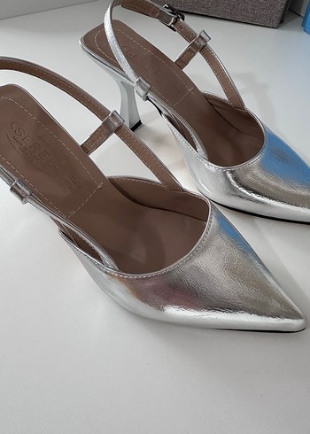 Metalik Sivri Burunlu Stiletto Topuklu Kadın Ayakkabı