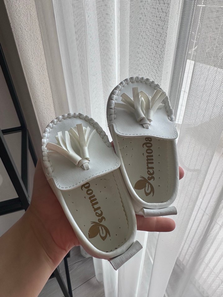 Erkek Çocuk Beyaz klasik Ayakkabı 19 numara - Görsel 3