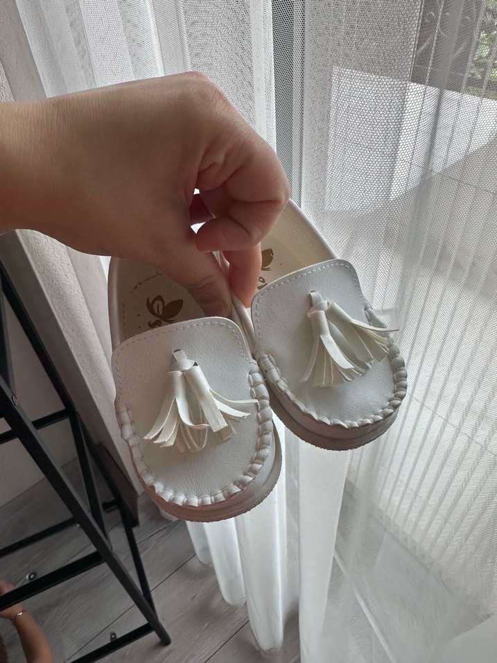 Erkek Çocuk Beyaz klasik Ayakkabı 19 numara - Görsel 5