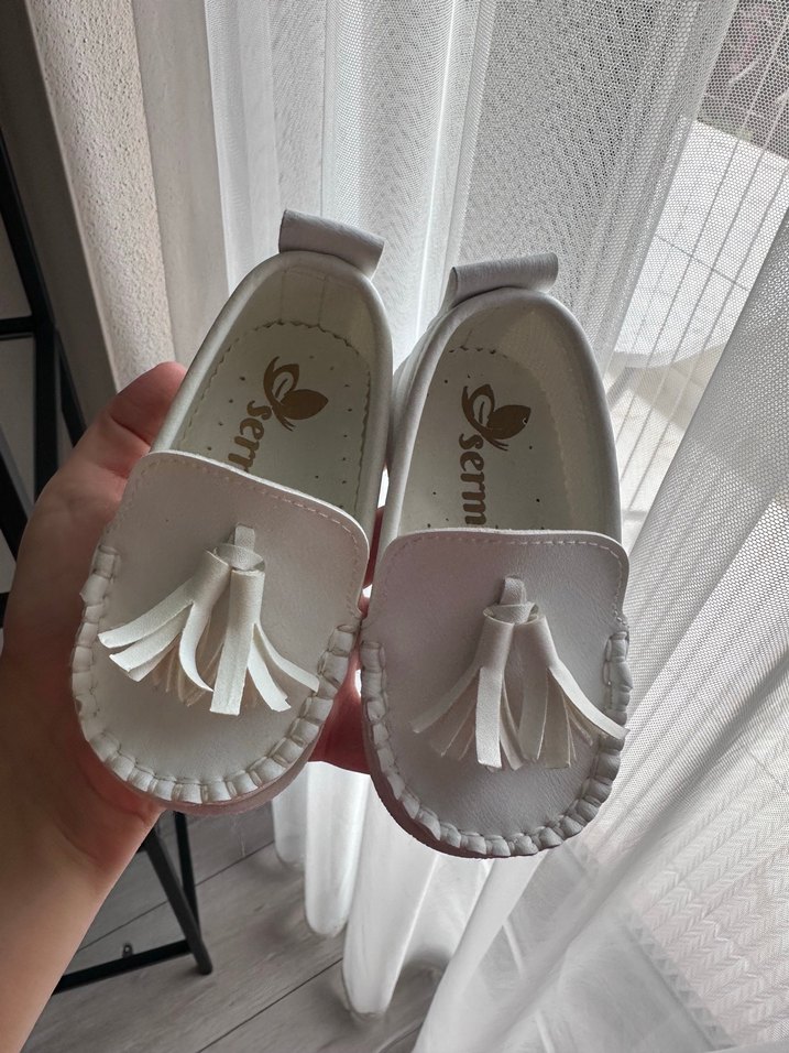 Erkek Çocuk Beyaz klasik Ayakkabı 19 numara - Görsel 2