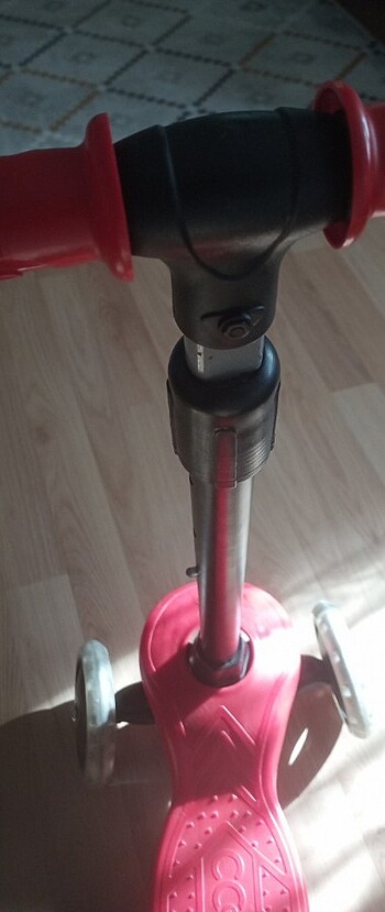  Beden kırmızı Renk Scooter 