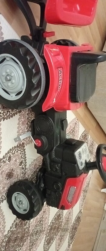 Beden kırmızı Renk Traktor