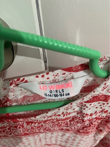 LC Waikiki Kapri kol salaş kotların üzerine çok güzel bir buliz