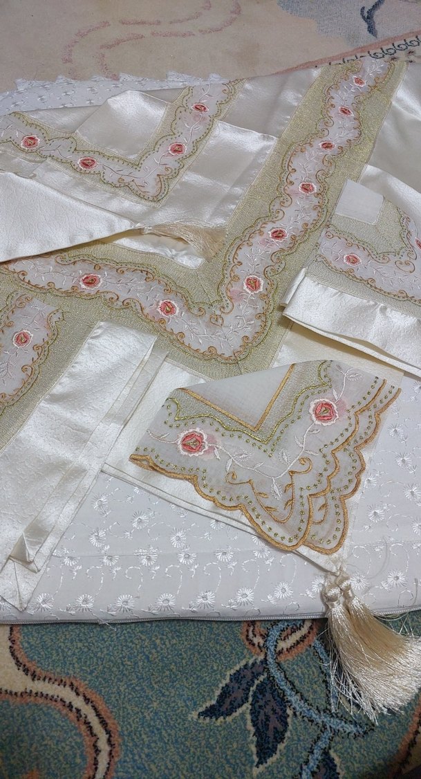 İşlemeli Beyaz Salon Takımı - Görsel 3