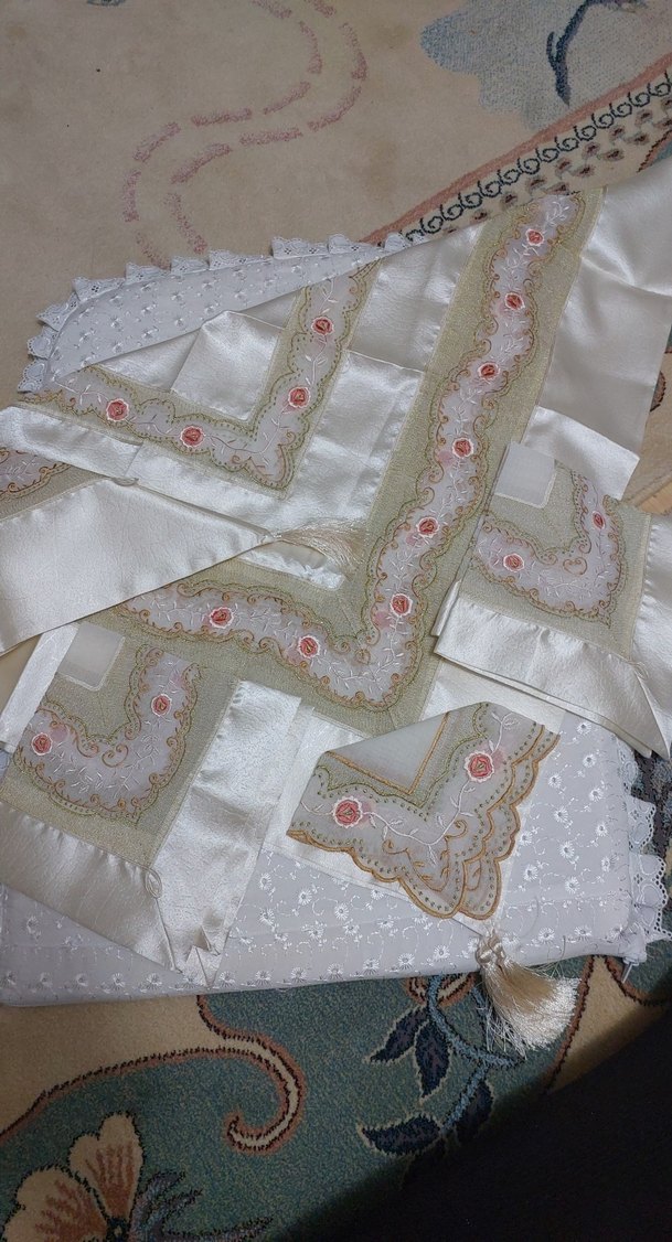 İşlemeli Beyaz Salon Takımı - Görsel 2