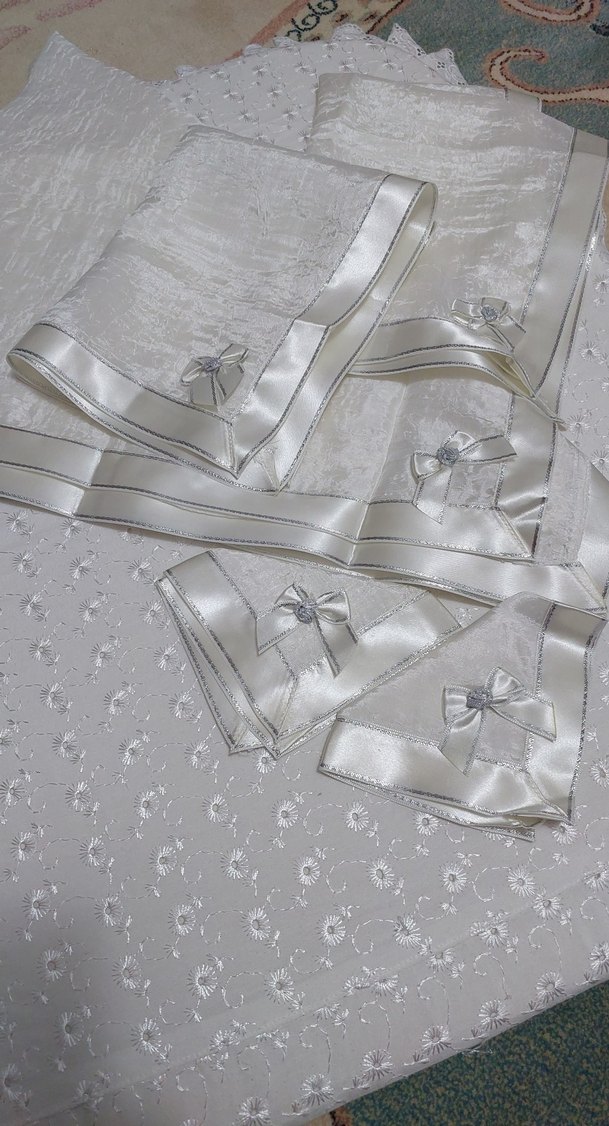 Gri Nakışlı Beyaz Salon Takımı - Görsel 3