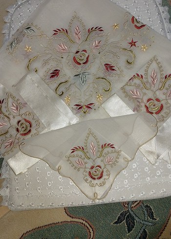 Nakışlı Beyaz Salon Takımı - Görsel 2