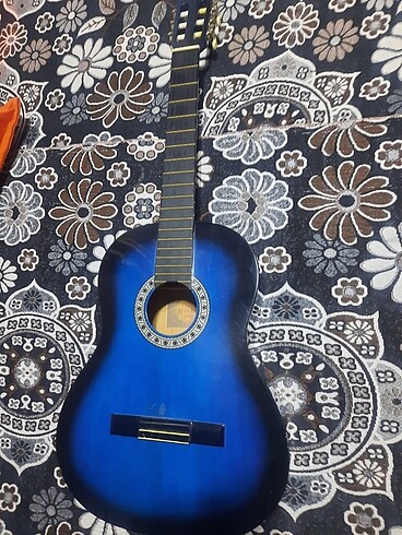 Miquel Angela klasik gitar internetten fiyatına bakabilirsiniz t