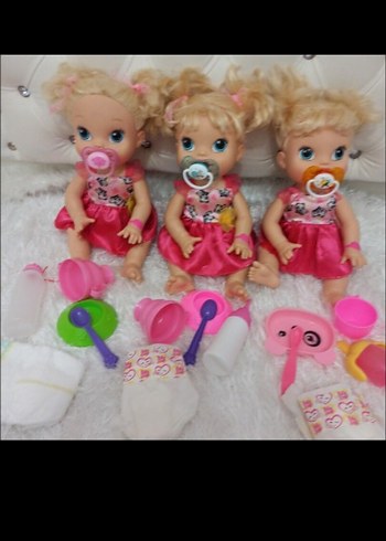 Beden Pembe Elbiseli 3 Bebek ve Aksesuar Seti