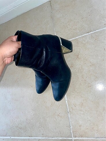38 Beden Zara bot
