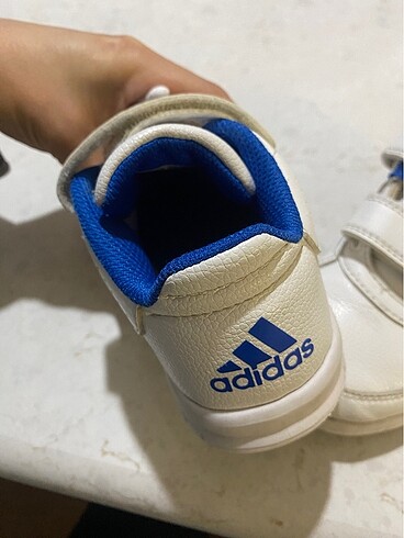 26 Beden Adidas Çocuk Spor Ayakkabı