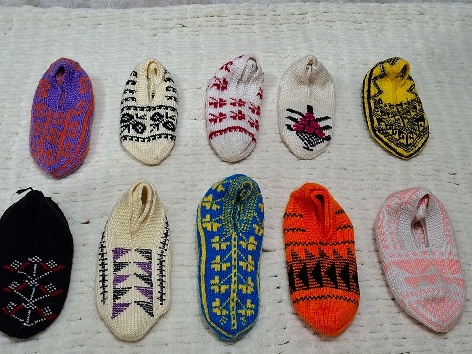 nakışlı el örgü patik - Görsel 4